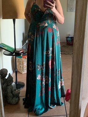 Emerald Green Still the One Floral Print Backless Satin Maxi Dress 🌿